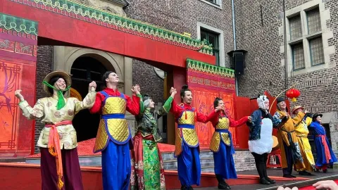 Ensemble von Mulan bei der Premiere